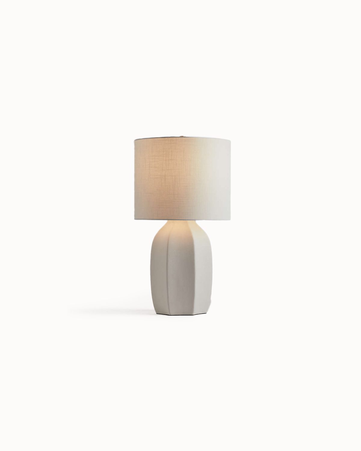Small White Ceramic Table Lamp - الصورة 2